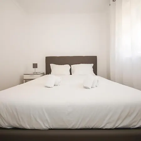 Casa De Appartamento *