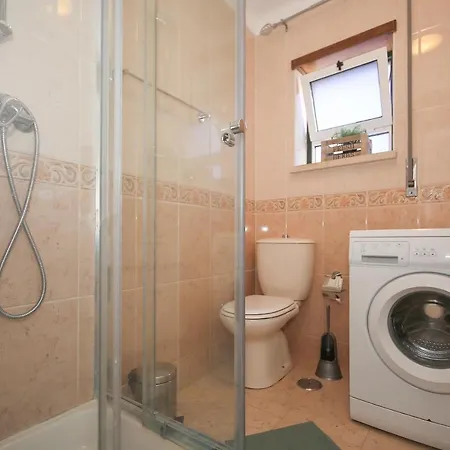 Casa De Appartamento *